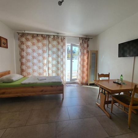 Seelze-Letter Monteurzimmer / Apartment / Messezimmer Экстерьер фото